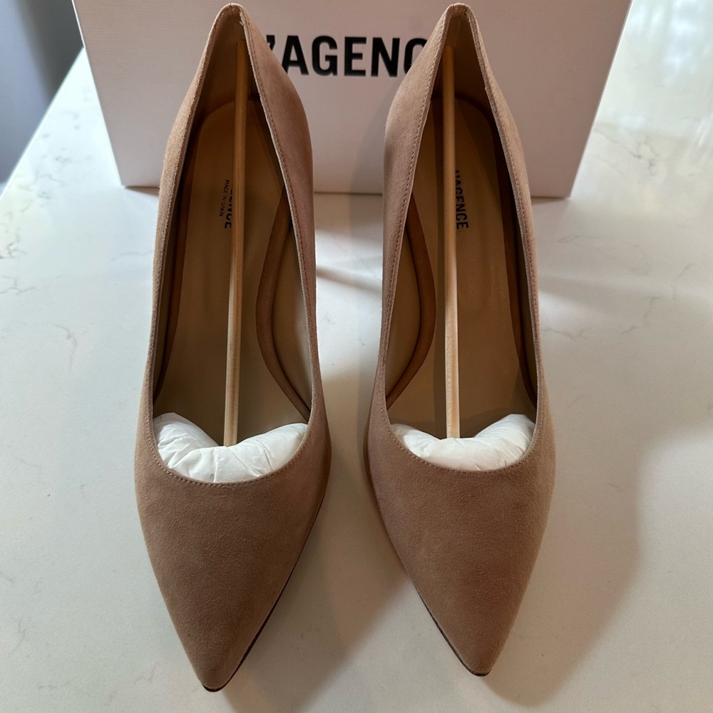 L’agence Eloise III Women's Tan Suede Pumps 40
